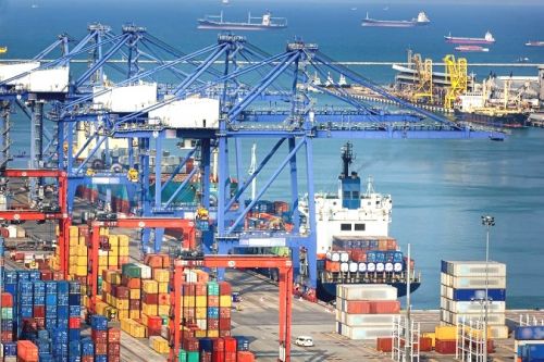 hàng hóa thông qua các cảng biển tăng nhẹ so với cùng kỳ năm 2016